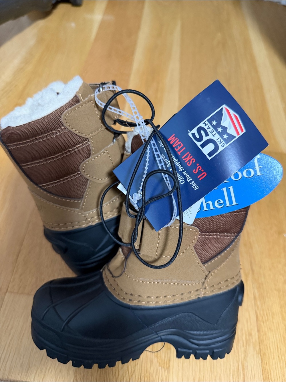 Khombu Kids Tan and Black Winter Boots